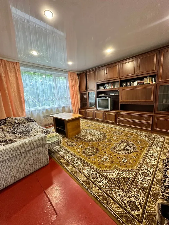 Уютный дом на берегу реки