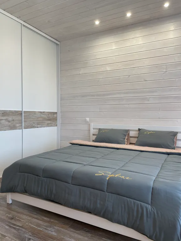 Семейный таунхаус в тихом месте западного побережья