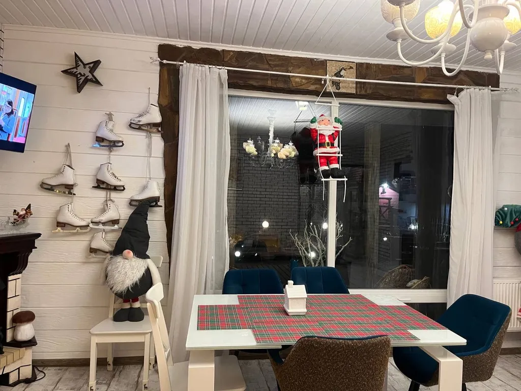 Уютный дом в сказочном лесу