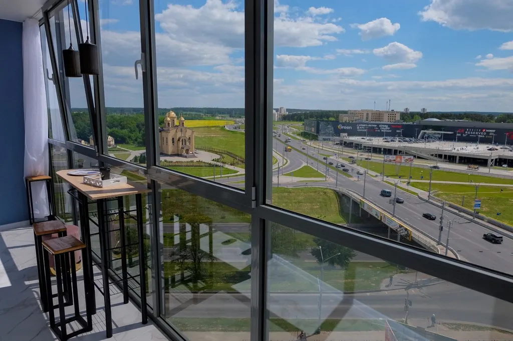 Уютная студия с большой панорамной лоджией