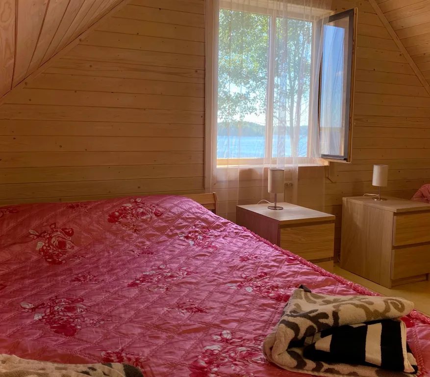 Уютный дом на берегу озера "Прозрачный берег №1"