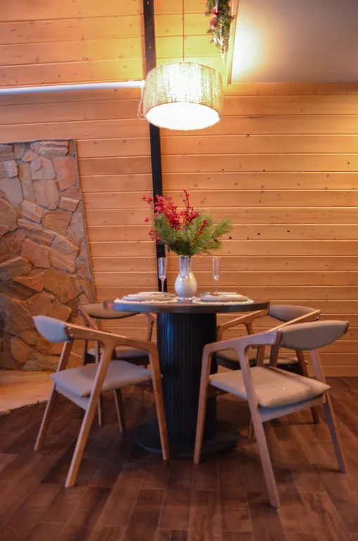 Уютный дом в сосновом лесу