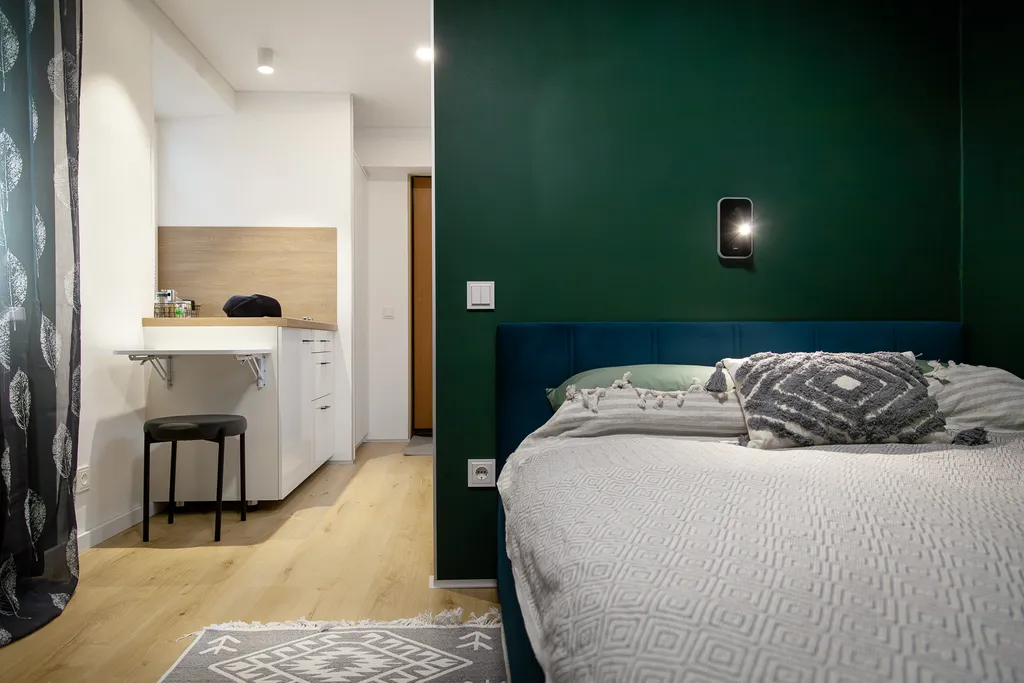 Студия на Сенной около канатной дороги