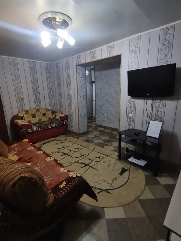 Квартира эконом класса в хорошем районе, с видом на театр