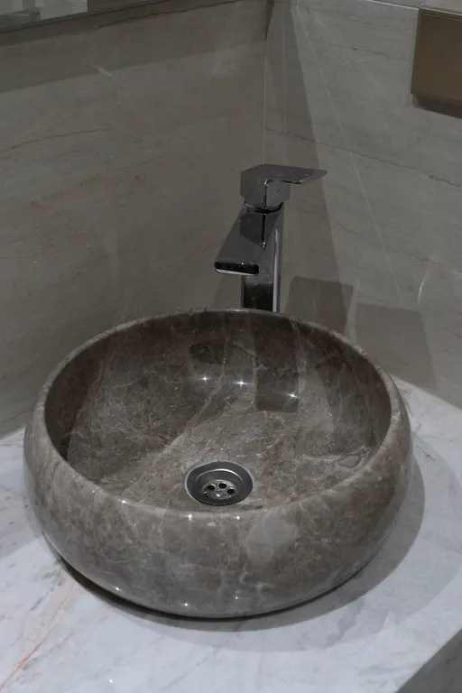 Уютный номер с 2 спальнями и баром, с видом во двор