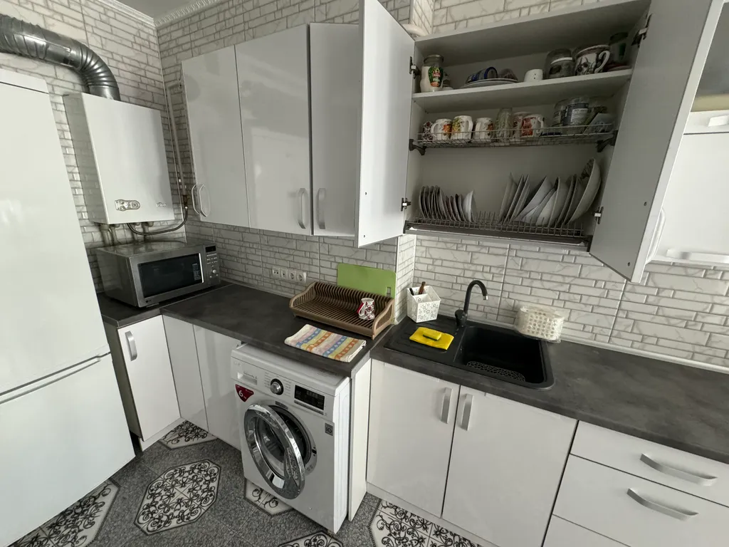 Коттедж Дом в хорошем районе, без соседей — Евпатория