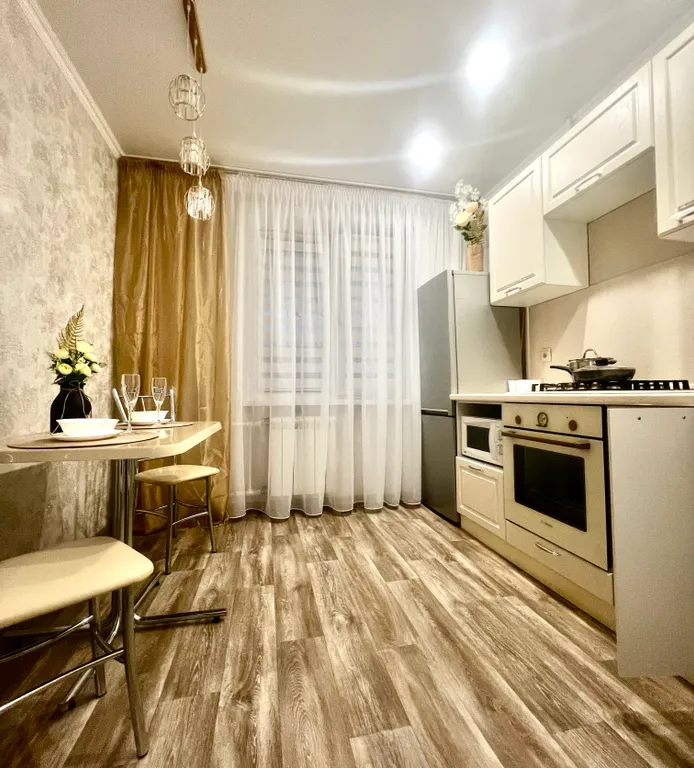 Шикарные апартаменты с белоснежными полотенцами и бельем