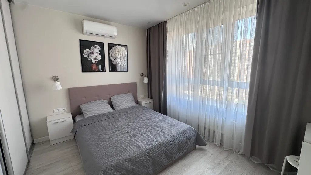 Уютная современная двухкомнатная квартира с видом на Парк Галицкого