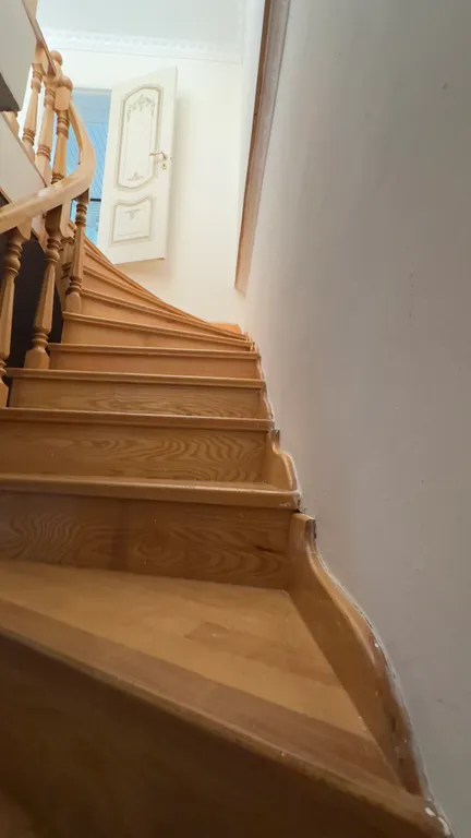 Второй этаж в доме в центре города, все в шаговой доступности