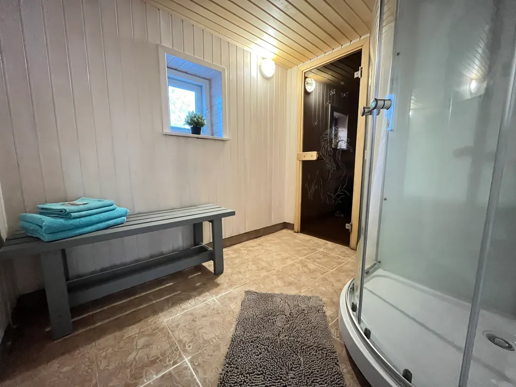 Коттедж Гостевой домик в Сосновом бору — Деревянное