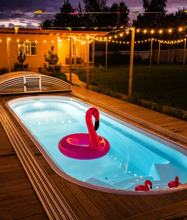 Коттедж Домик в стиле прованс с видом на бассейн — Сойкино