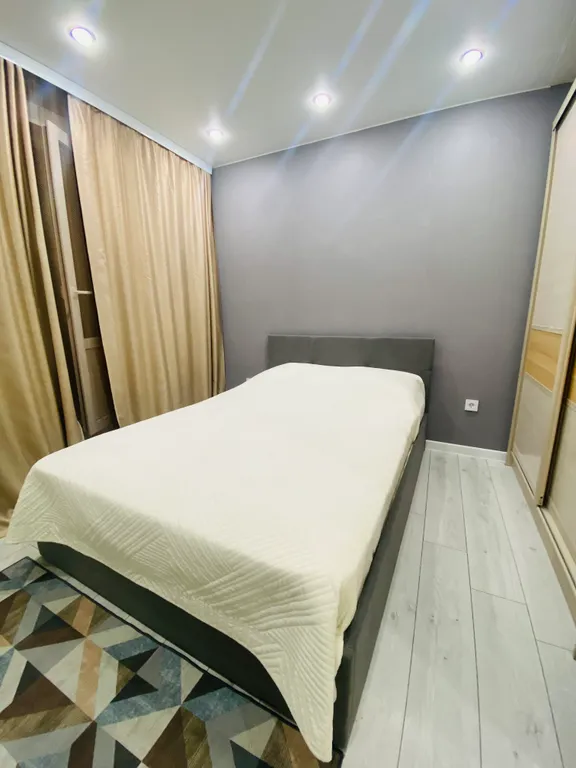 Уютная, светлая двухкомнатная квартира рядом с парком Поддубного