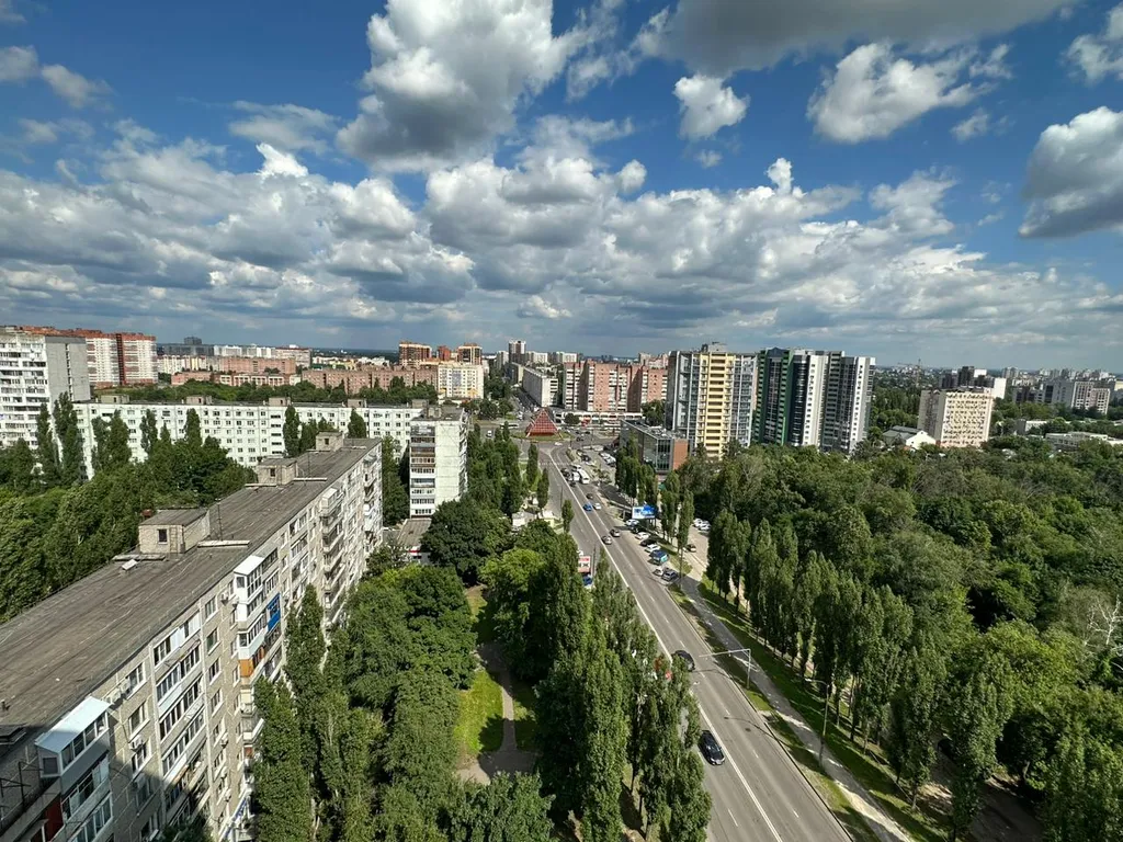 Квартира с релакс зонами: джакузи и видом на город с вышины