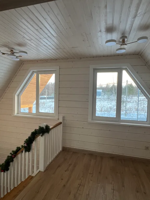 Дом в стиле Барнхаус на берегу реки Ока