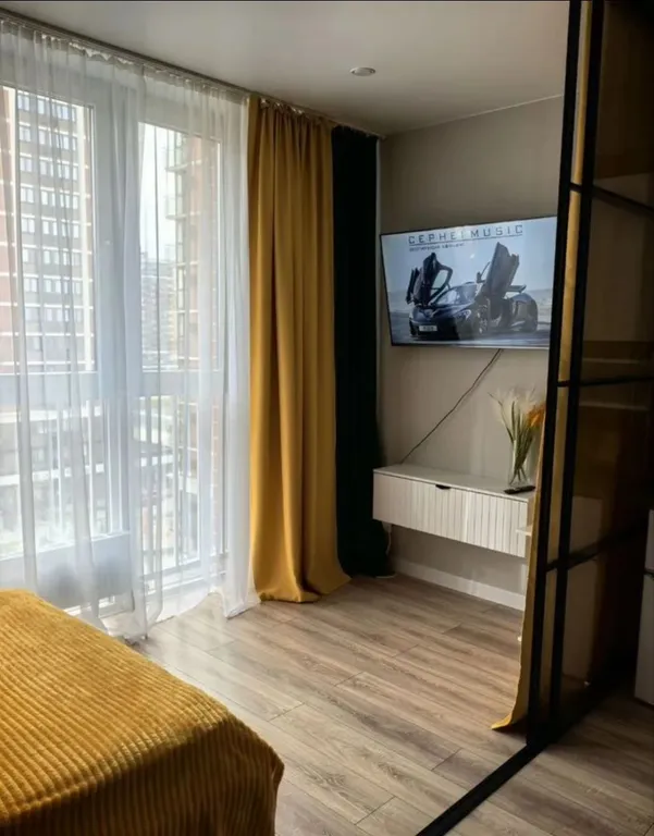 Квартира Квартира Яркая жёлтая студия в ЖК Самолёт — Краснодар