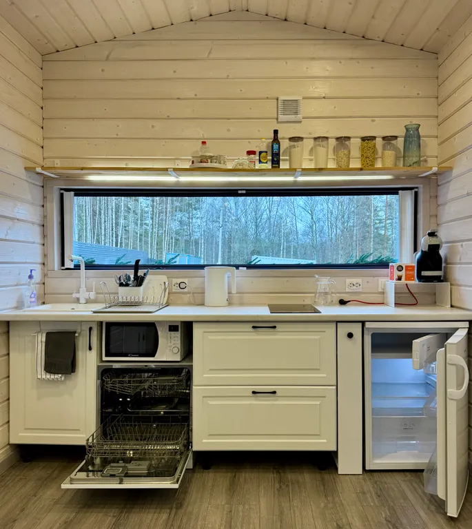 Коттедж Уютный дом с горячей купелью — Стеклянный