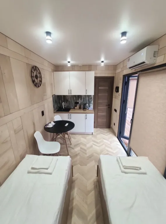 Уютный домик у озера рядом с баней на двоих