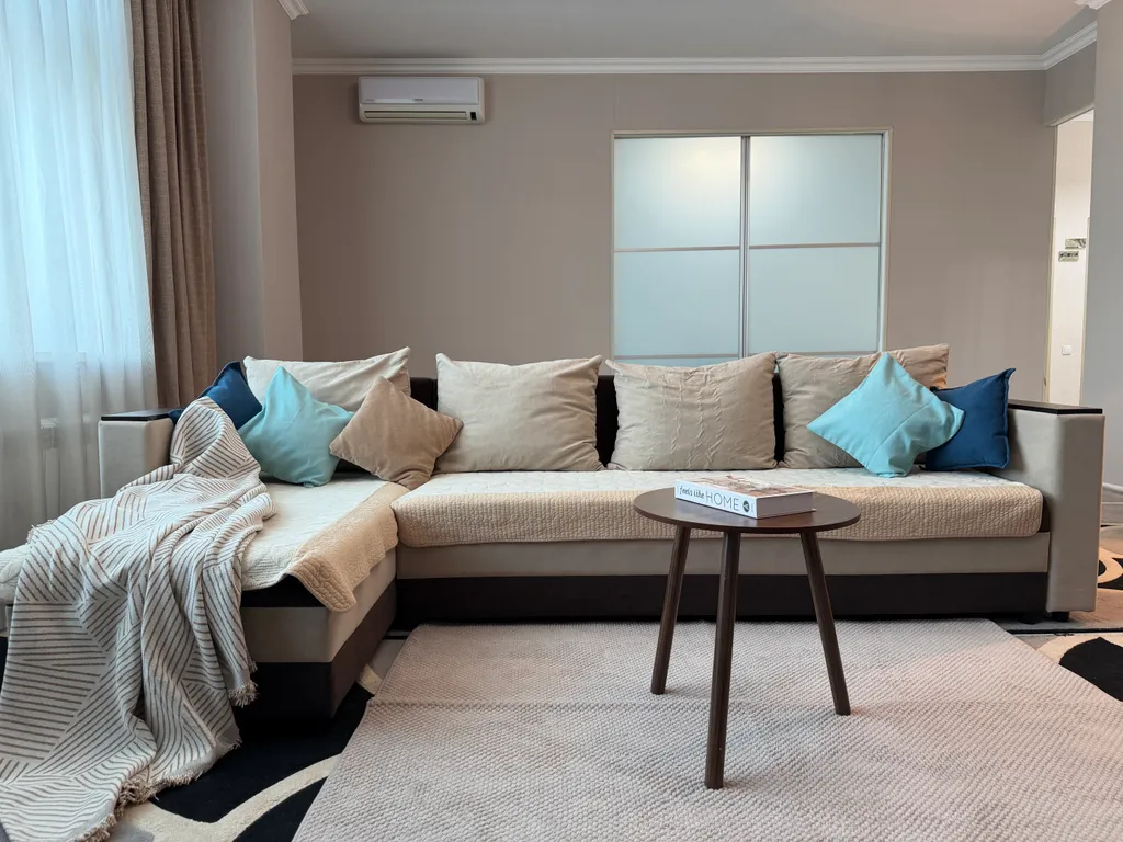 Просторная квартира в Золотом квадрате рядом с Байтереком