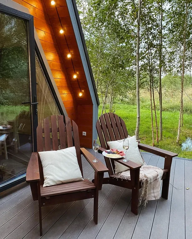 Уютный треугольный домик, качественный сервис и природа ждут вас