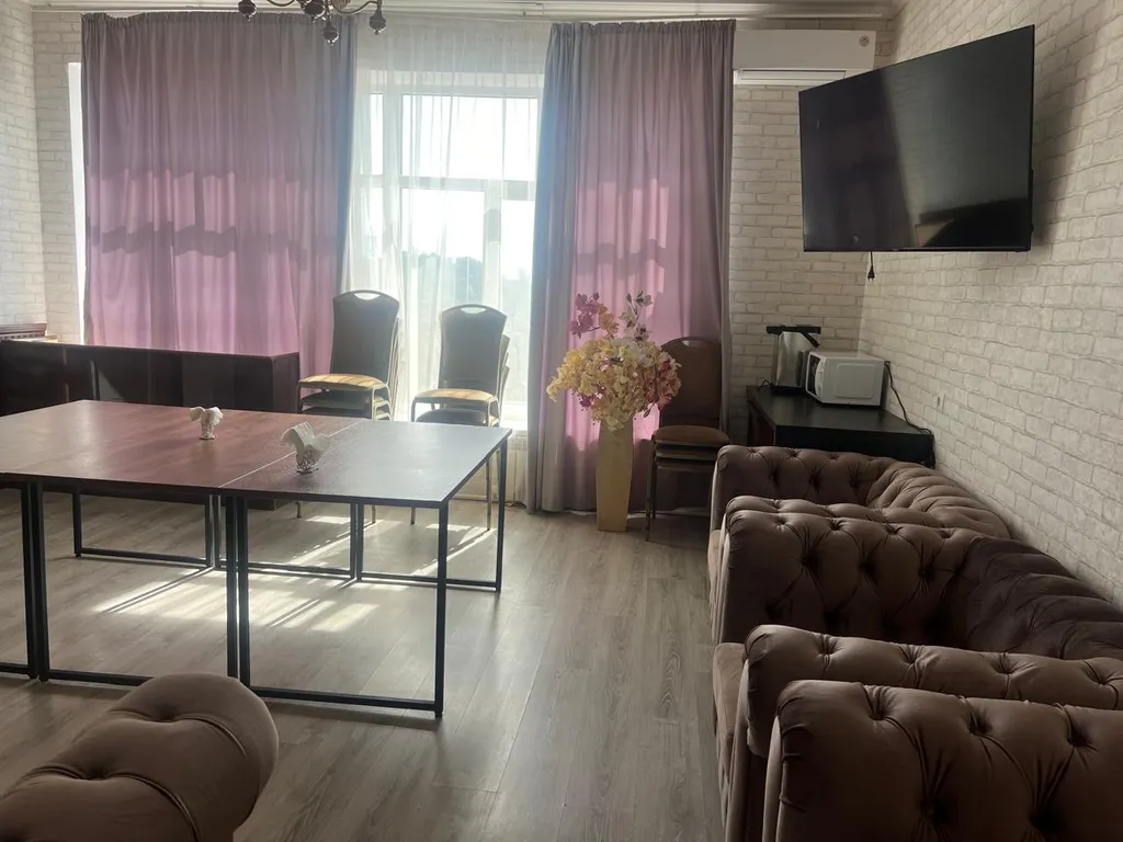 Дом замок с видом на море и горы