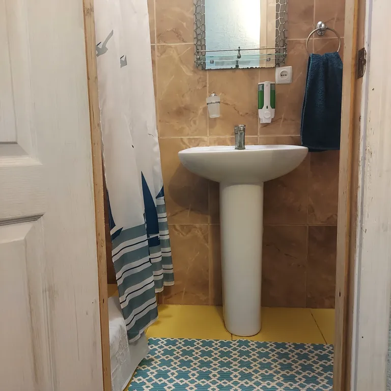 Крымский дворик у моря