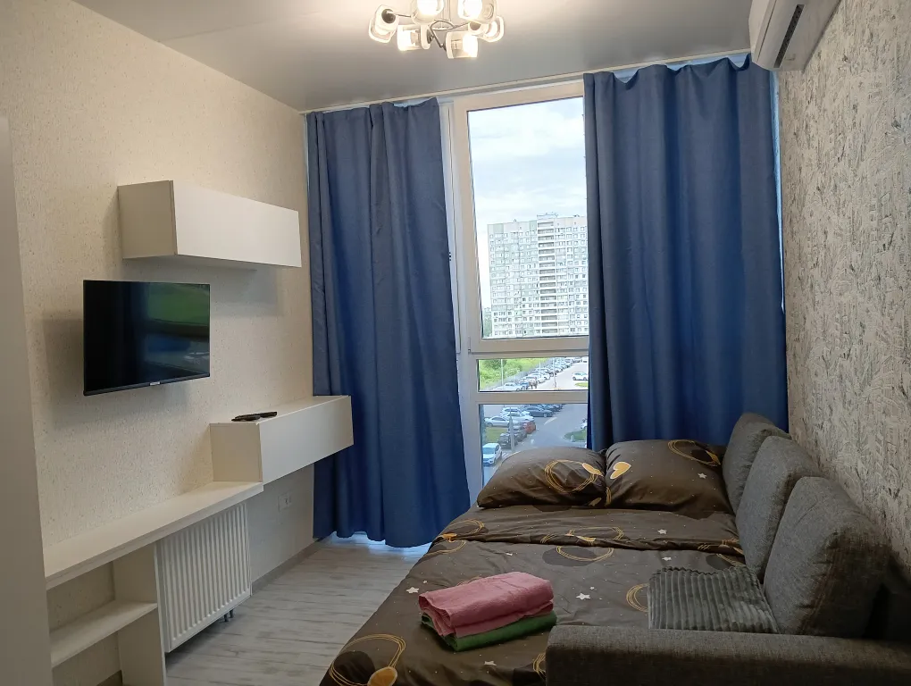 Квартира Уютная, светлая студия с панорамными окнами — аренда посуточно в Мытищи