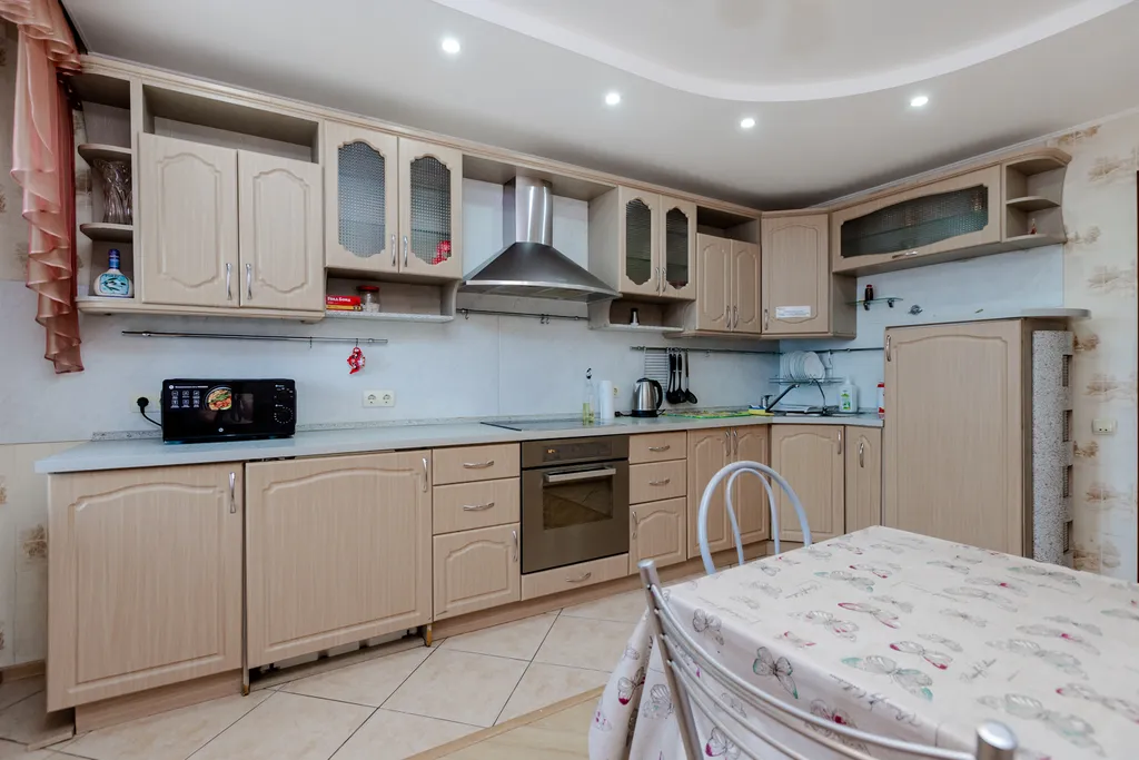 Жилая комната в 3-комнатной квартире 103