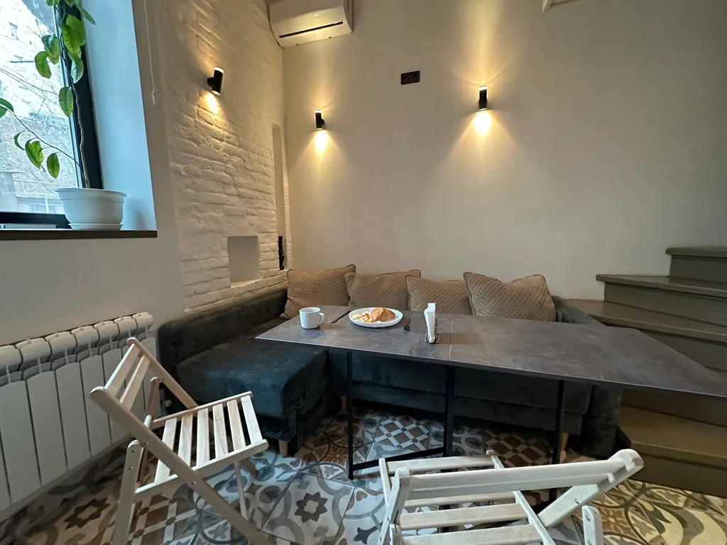 Уютные трехуровневые апартаменты в стиле Лофт в центре города Уровни