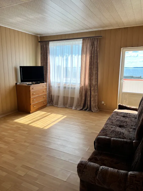 Дом с видом на озеро