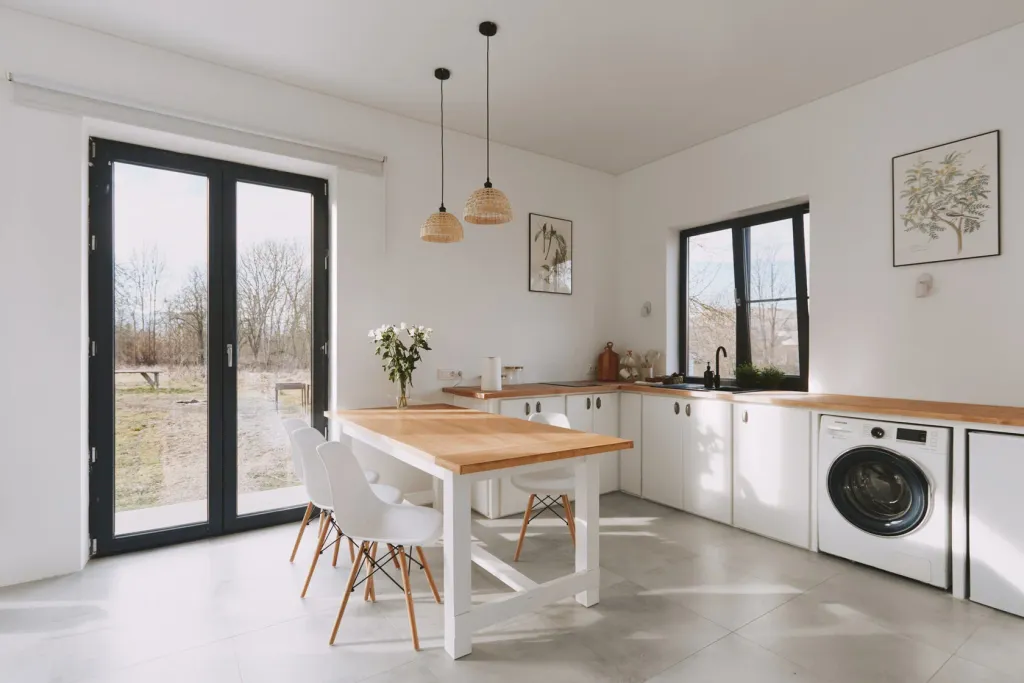 Коттедж Дом в скандинавском стиле в лесу — Ильский