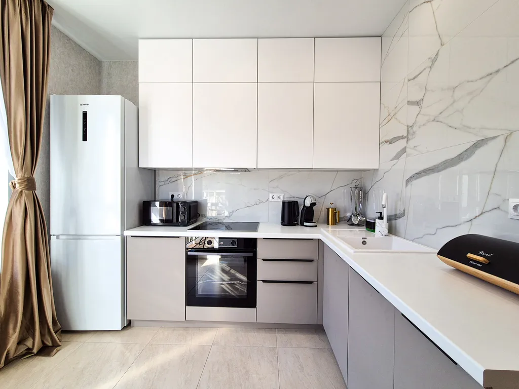 Потрясающая квартира с двумя балконами и видом на реку, лес и горы