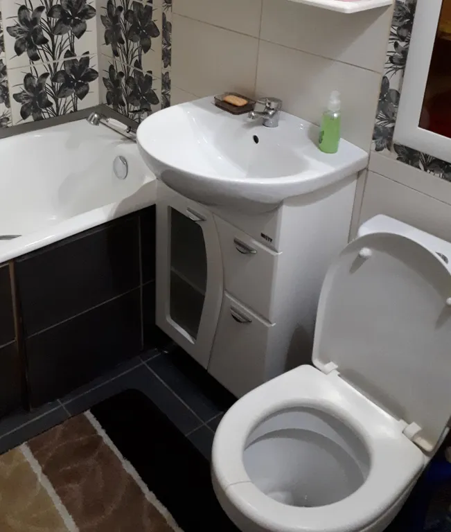 Квартира с массажным креслом в центре