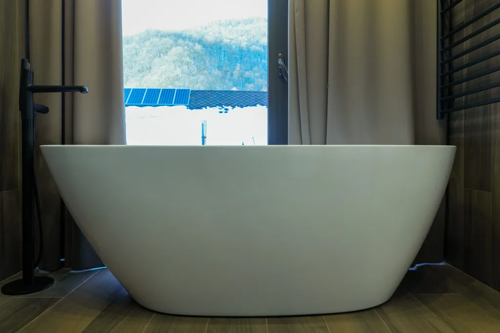 Коттедж c 2 спальнями, террасой, мангальной зоной и парковкой