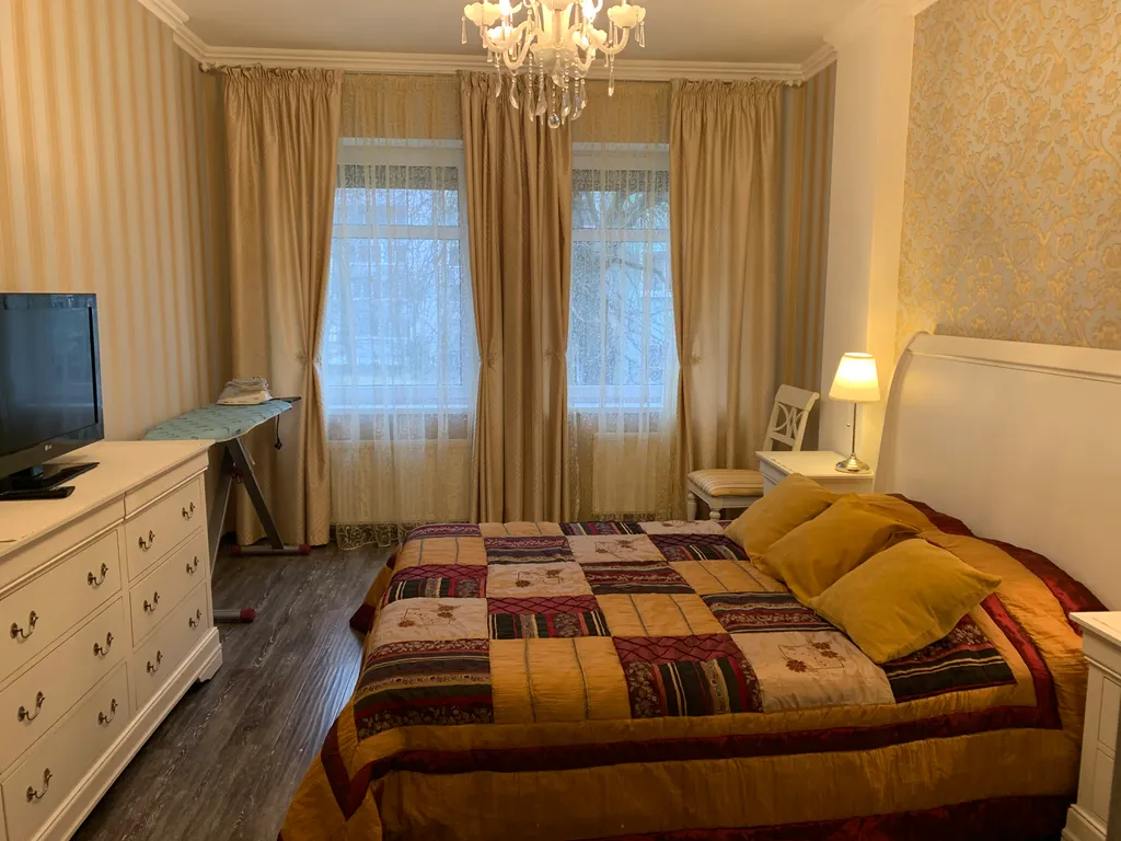 Просторная двухкомнатная квартира в самом центре города — аренда посуточно в Калининград