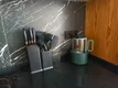 На кухне есть электрический чайник, чай в пакетиках, кофе и сахар.