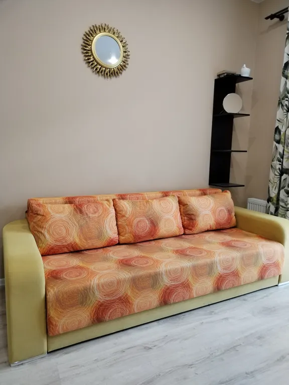 Студия для двоих с видом на аллею