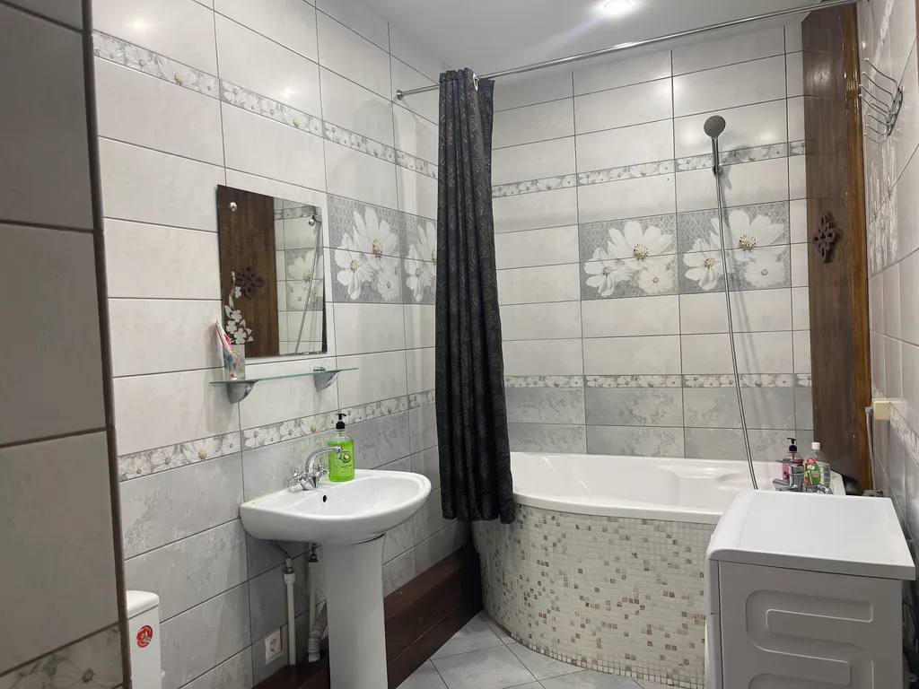 Сдаю посуточно 1 ком квартиру. Ленинский район. Теплый пол. парковка.