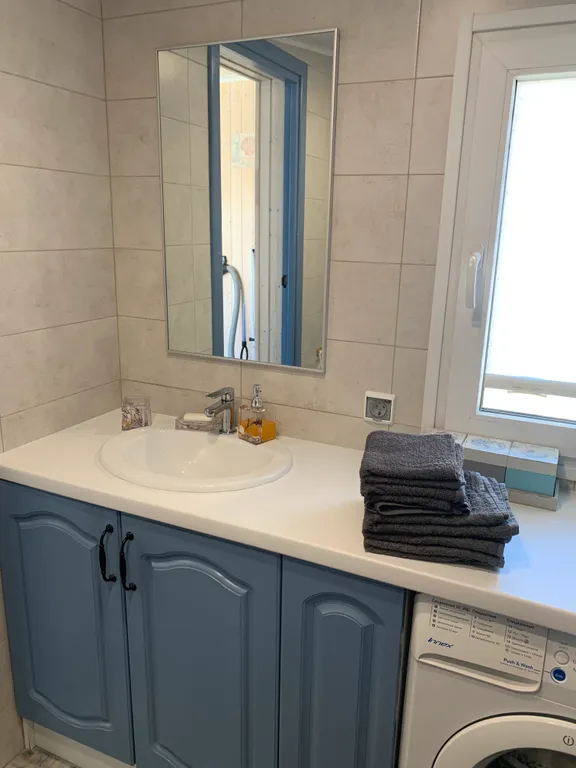 Домик у моря с выходом на залив