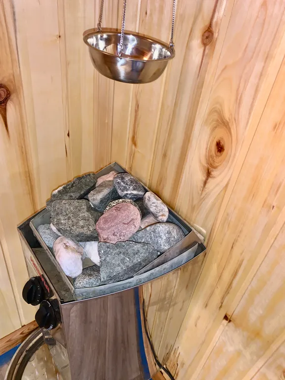 Семейная дача с сауной и камином