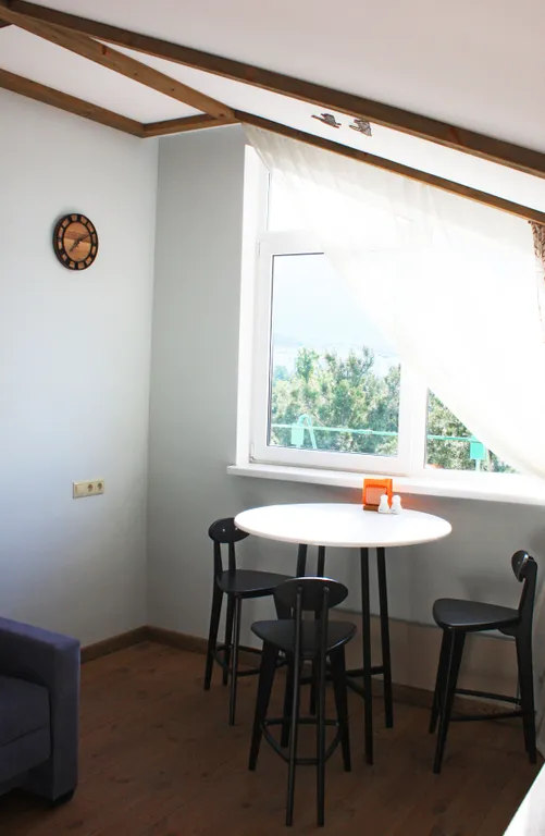 Квартира Квартира с потрясающим видом на горы и море, до набережной 600 метров — Геленджик