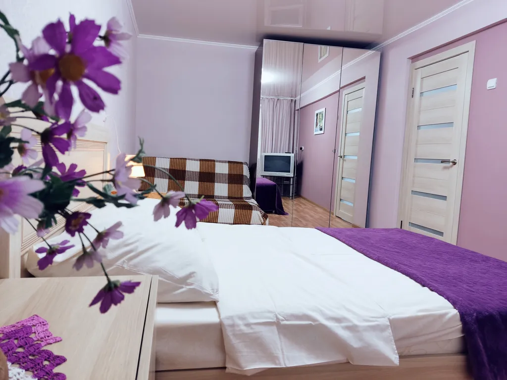 Уютная квартира в центре Левобережья — аренда посуточно в Омск