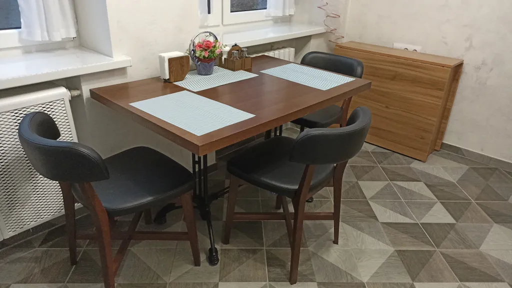 Уютная квартира в жилом районе, рядом с бассейном, магазинами и остановкой