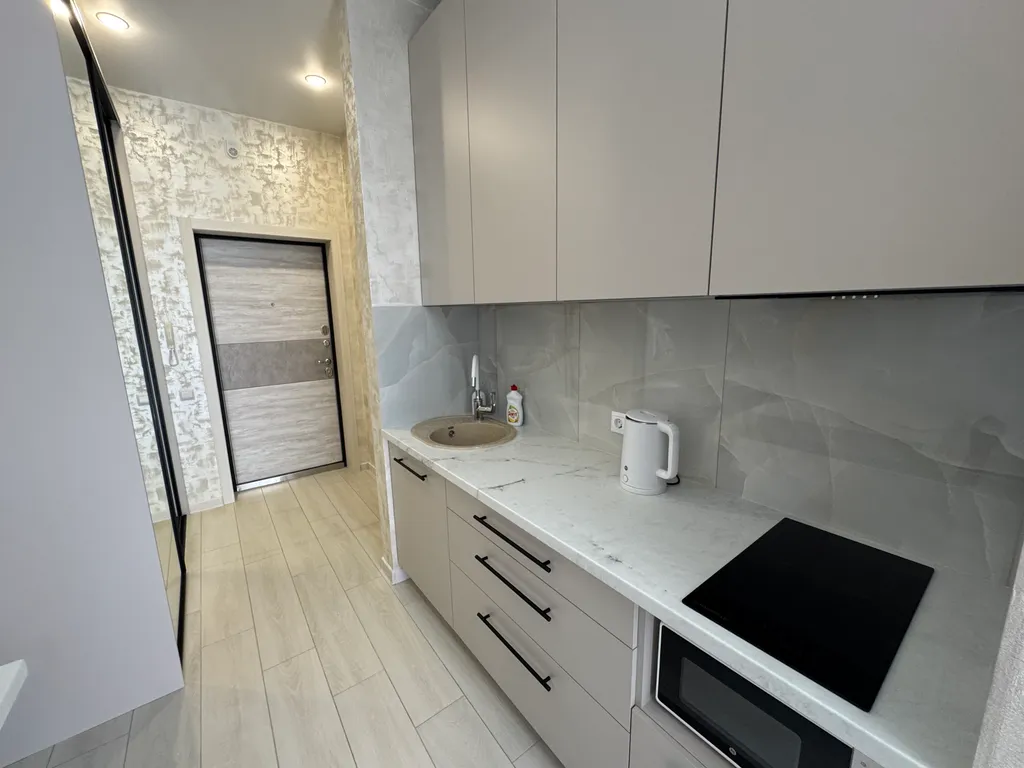 Студия 90 с видом на море