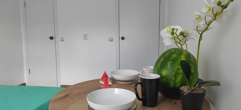 Вода всегда студия у кинотеатра и парка круглосуточный супермаркет