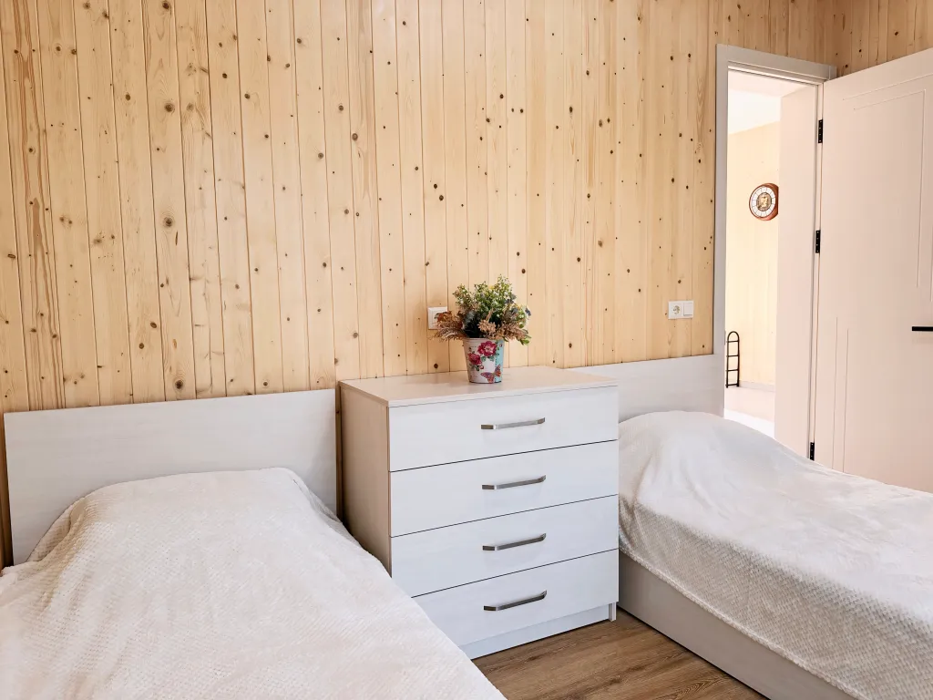 Большая вилла с песчанным пляжем