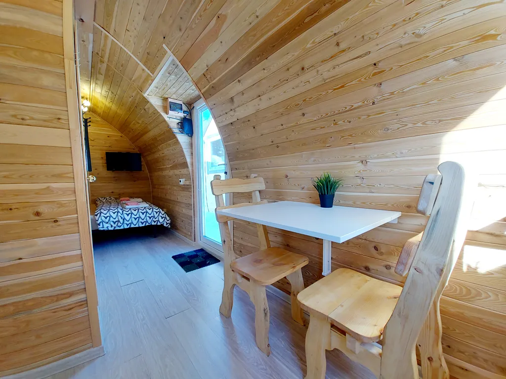 Уютный кемпинг с видом на горы