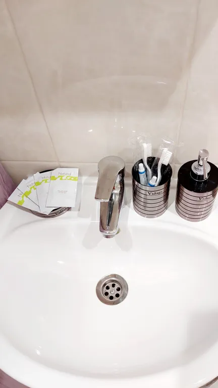 Евротрешка возле гипермаркета Мега и Леруа Мерлен