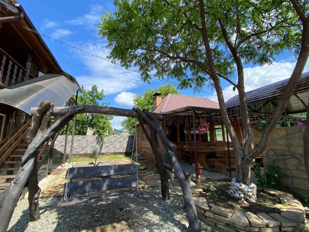 Номер у реки Дах с видом на горы