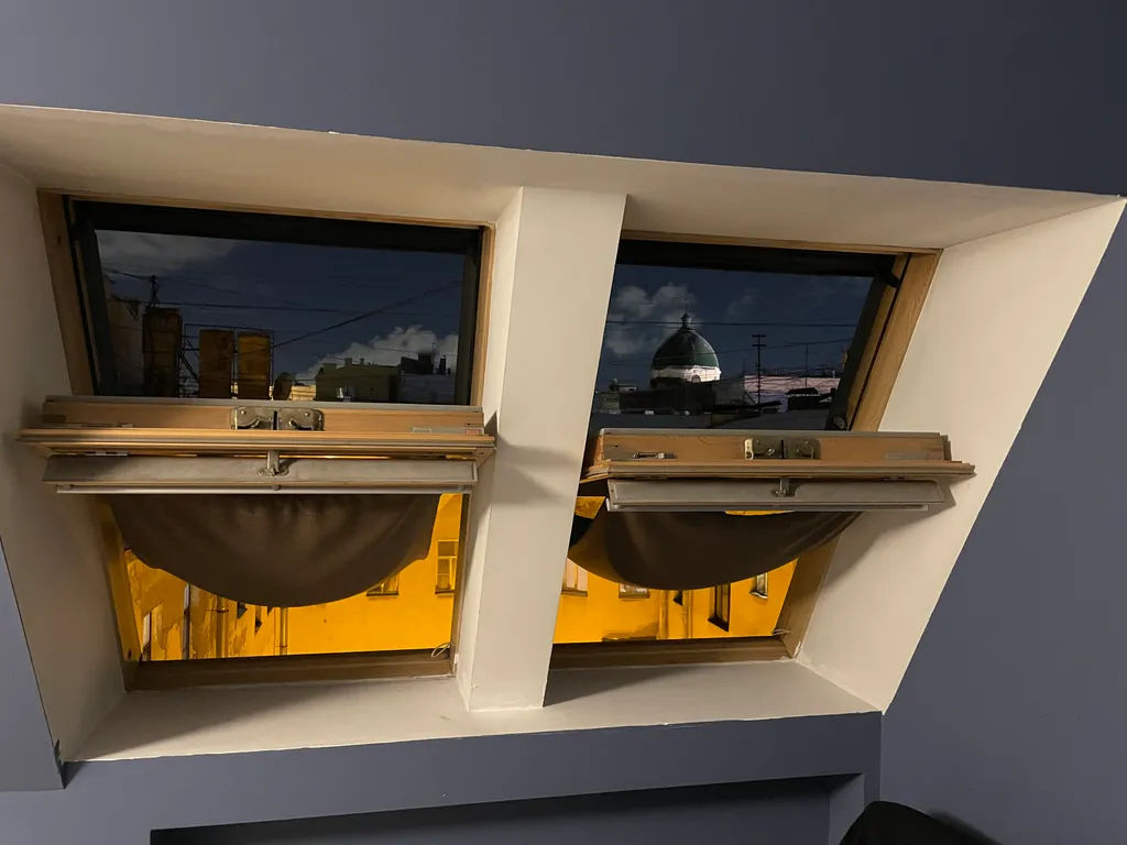 Квартира Синяя vip комната на мансарде — Санкт-Петербург