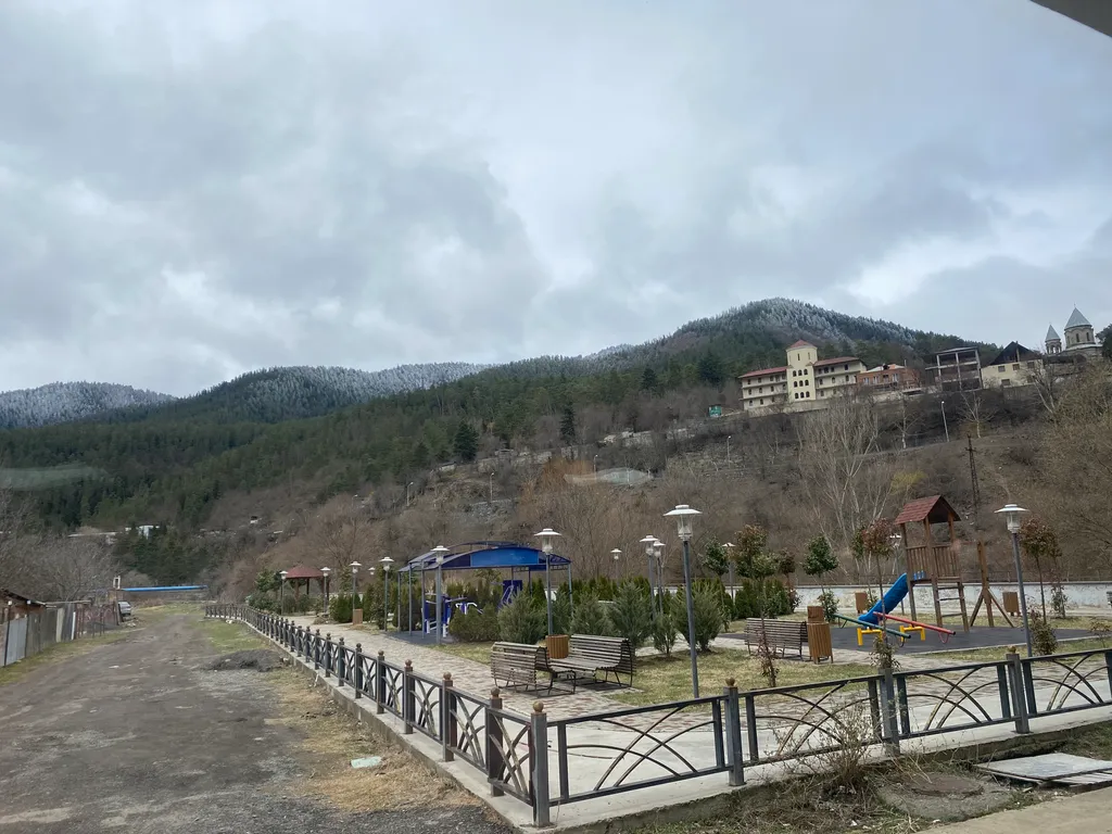 Студия у парка на 1 этаже с отдельным входом со стороны улицы